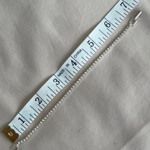 Delicate Silver coloured Rhinestone Bracelet / Small - Picture 8 of 8